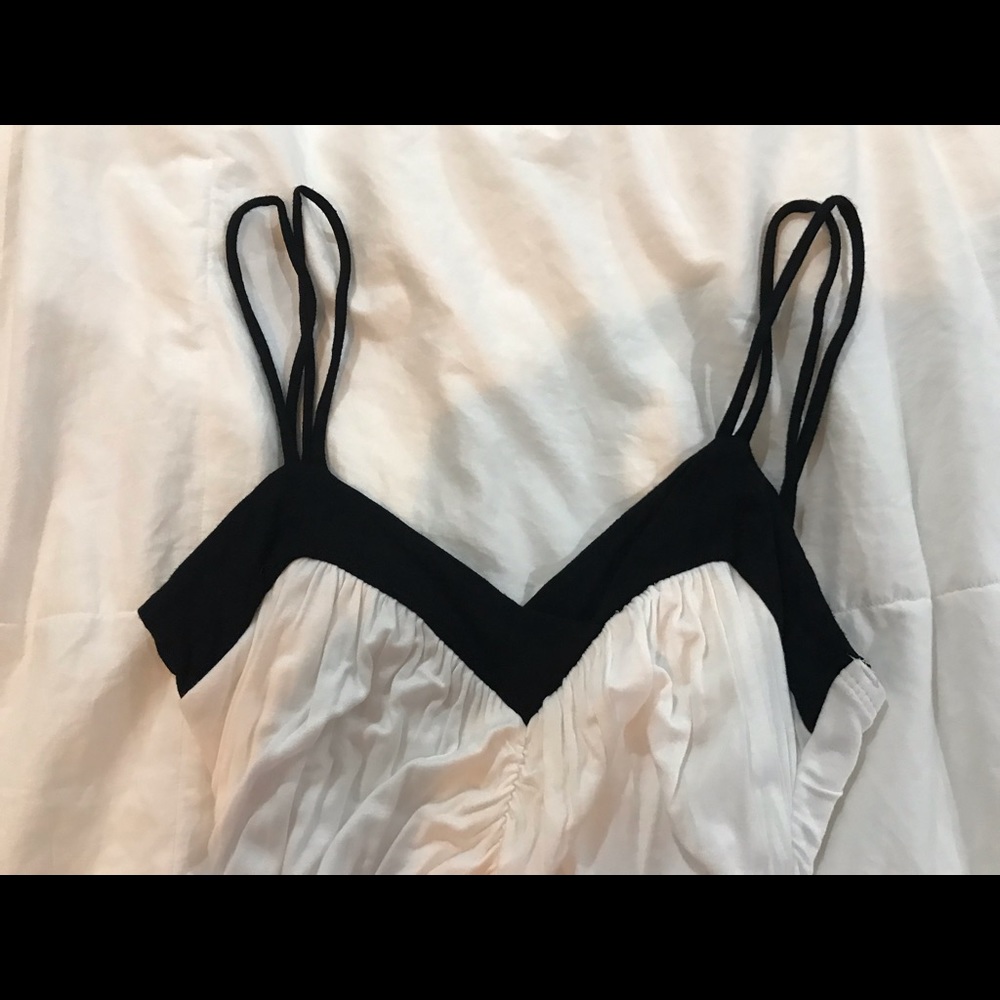 Black/white rouched dress - Picture 3 of 5